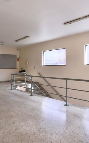 Casa à venda com 210m², 3 quartos e 3 vagas Casa à venda com 210m², 3 quartos e 3 vagasSala