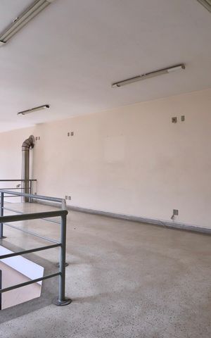 Casa à venda com 210m², 3 quartos e 3 vagas Casa à venda com 210m², 3 quartos e 3 vagasSala