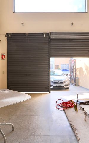Casa à venda com 210m², 3 quartos e 3 vagas Casa à venda com 210m², 3 quartos e 3 vagasSala
