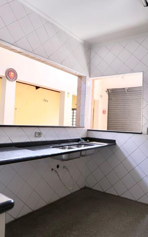 Casa à venda com 210m², 3 quartos e 3 vagas Casa à venda com 210m², 3 quartos e 3 vagasCozinha