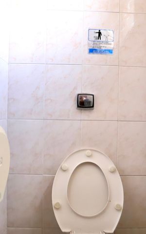 Casa à venda com 210m², 3 quartos e 3 vagas Casa à venda com 210m², 3 quartos e 3 vagasBanheiro 2