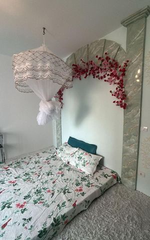 Casa à venda com 180m², 2 quartos e 2 vagas Casa à venda com 180m², 2 quartos e 2 vagasQuarto