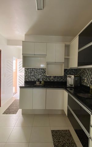 Casa à venda com 400m², 4 quartos e 1 vaga