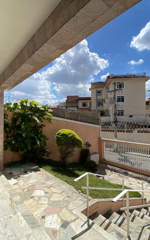 Casa à venda com 400m², 4 quartos e 1 vaga