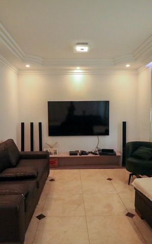Casa à venda com 400m², 4 quartos e 4 vagas Casa à venda com 400m², 4 quartos e 4 vagasSala