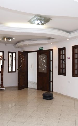 Casa para alugar com 355m², 6 quartos e 3 vagasSala