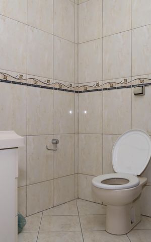 Casa para alugar com 355m², 6 quartos e 3 vagasBanheiro 1