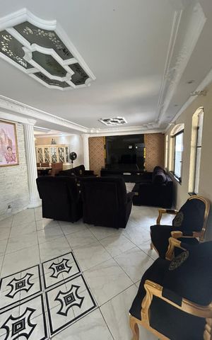 Casa para alugar com 250m², 4 quartos e 6 vagasSala