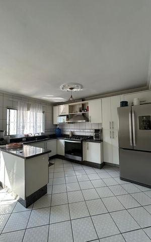 Casa para alugar com 250m², 4 quartos e 6 vagasCozinha