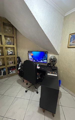 Casa para alugar com 250m², 4 quartos e 6 vagasQuarto