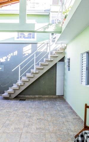 Casa à venda com 140m², 3 quartos e 2 vagas Casa à venda com 140m², 3 quartos e 2 vagasÁrea de serviço e quintal