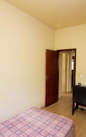 Casa à venda com 384m², 6 quartos e 2 vagas Casa à venda com 384m², 6 quartos e 2 vagasQuarto 3