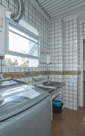 Apartamento à venda com 208m², 4 quartos e 2 vagas Apartamento à venda com 208m², 4 quartos e 2 vagasArea de Serviço