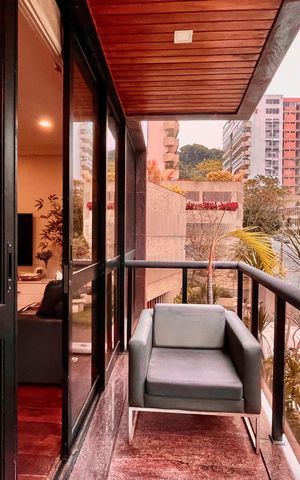 Apartamento à venda com 175m², 4 quartos e 2 vagas Apartamento à venda com 175m², 4 quartos e 2 vagasVaranda da Sala