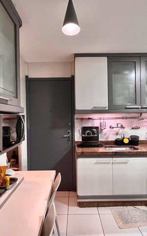 Apartamento à venda com 175m², 4 quartos e 2 vagas Apartamento à venda com 175m², 4 quartos e 2 vagasCozinha