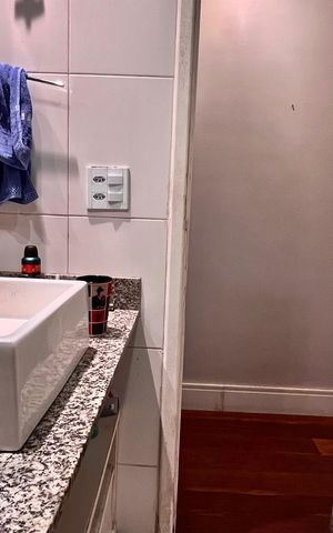 Apartamento à venda com 175m², 4 quartos e 2 vagas Apartamento à venda com 175m², 4 quartos e 2 vagasBanheiro social