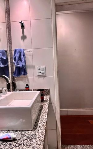 Apartamento à venda com 175m², 4 quartos e 2 vagas Apartamento à venda com 175m², 4 quartos e 2 vagasBanheiro da suíte 2