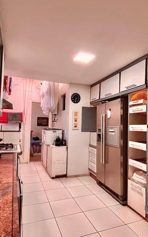 Apartamento à venda com 175m², 4 quartos e 2 vagas Apartamento à venda com 175m², 4 quartos e 2 vagasCozinha