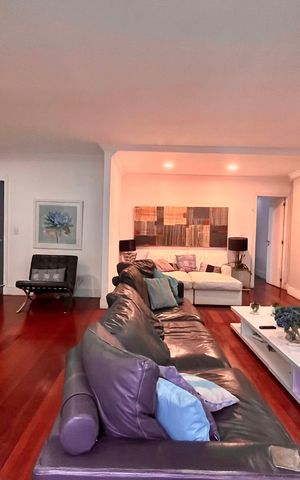 Apartamento à venda com 175m², 4 quartos e 2 vagas Apartamento à venda com 175m², 4 quartos e 2 vagasSala