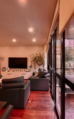 Apartamento à venda com 175m², 4 quartos e 2 vagas Apartamento à venda com 175m², 4 quartos e 2 vagasSala