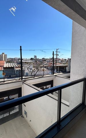 Casa à venda com 150m², 3 quartos e 2 vagas Casa à venda com 150m², 3 quartos e 2 vagasVaranda
