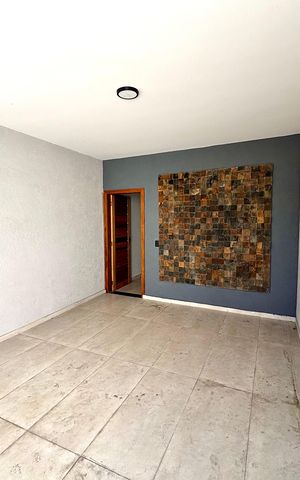 Casa à venda com 150m², 3 quartos e 2 vagas Casa à venda com 150m², 3 quartos e 2 vagasGaragem