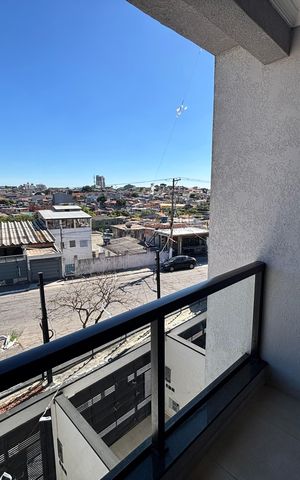 Casa à venda com 150m², 3 quartos e 2 vagas Casa à venda com 150m², 3 quartos e 2 vagasVaranda