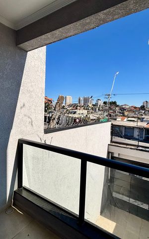 Casa à venda com 150m², 3 quartos e 2 vagas Casa à venda com 150m², 3 quartos e 2 vagasVaranda