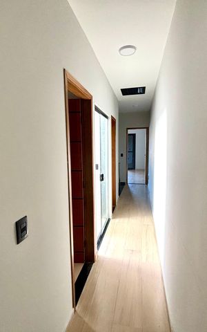 Casa à venda com 150m², 3 quartos e 2 vagas Casa à venda com 150m², 3 quartos e 2 vagasCorredor