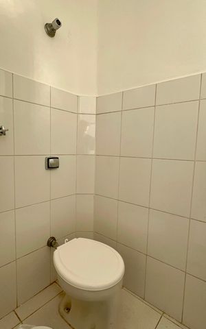 Apartamento à venda com 87m², 1 quarto e sem vaga Apartamento à venda com 87m², 1 quarto e sem vagaBanheiro de serviço