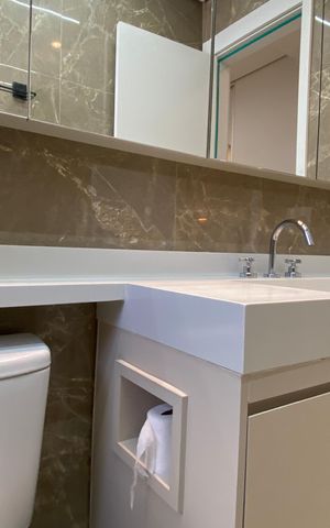 Apartamento à venda com 83m², 3 quartos e 2 vagas Apartamento à venda com 83m², 3 quartos e 2 vagasBanheiro da Suíte