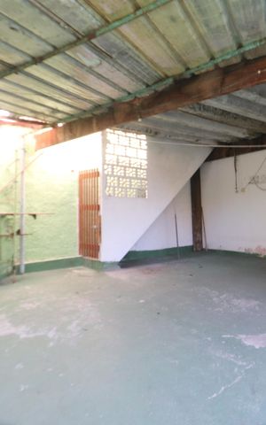 Casa à venda com 308m², 2 quartos e 3 vagasGaragem