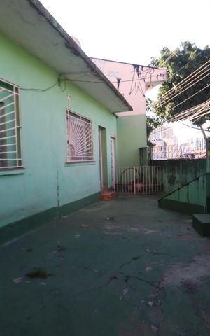 Casa à venda com 308m², 2 quartos e 3 vagasGaragem