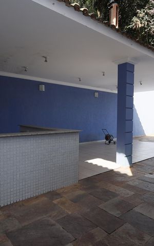 Casa de condomínio para alugar com 250m², 4 quartos e 3 vagasChurrsqueira