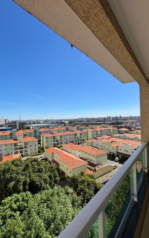 Apartamento à venda com 134m², 2 quartos e 1 vaga Apartamento à venda com 134m², 2 quartos e 1 vagaQuarto 1 Varanda