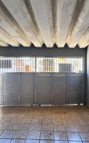 Casa à venda com 121m², 3 quartos e 2 vagas Casa à venda com 121m², 3 quartos e 2 vagasVista - Sala