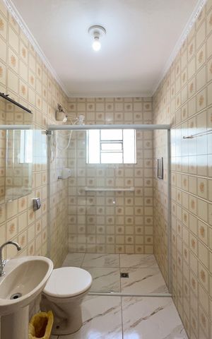 Casa à venda com 121m², 3 quartos e 2 vagas Casa à venda com 121m², 3 quartos e 2 vagasBanheiro Social 2