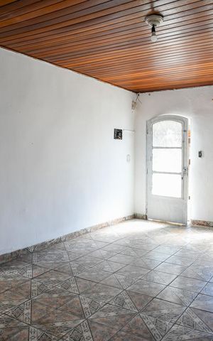 Casa à venda com 100m², 2 quartos e 1 vaga Casa à venda com 100m², 2 quartos e 1 vagaSala