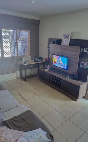 Casa à venda com 126m², 3 quartos e 2 vagas Casa à venda com 126m², 3 quartos e 2 vagasSala