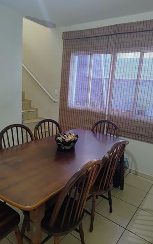 Casa à venda com 126m², 3 quartos e 2 vagas Casa à venda com 126m², 3 quartos e 2 vagasSala de Jantar