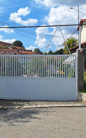 Casa de condomínio à venda com 120m², 2 quartos e 1 vaga Casa de condomínio à venda com 120m², 2 quartos e 1 vagaFachada