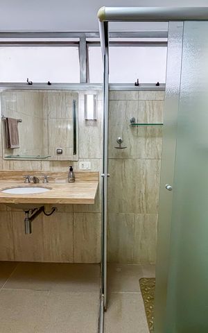 Apartamento à venda com 105m², 3 quartos e 1 vaga Apartamento à venda com 105m², 3 quartos e 1 vagaBanheiro da Suíte