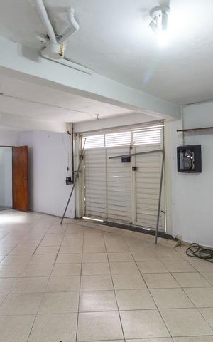 Casa para alugar com 150m², 2 quartos e 1 vaga Casa para alugar com 150m², 2 quartos e 1 vagaGaragem