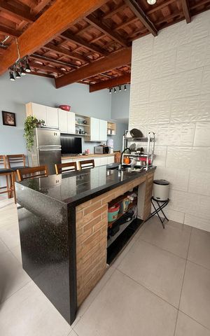 Apartamento à venda com 100m², 2 quartos e 1 vaga Apartamento à venda com 100m², 2 quartos e 1 vagaSala