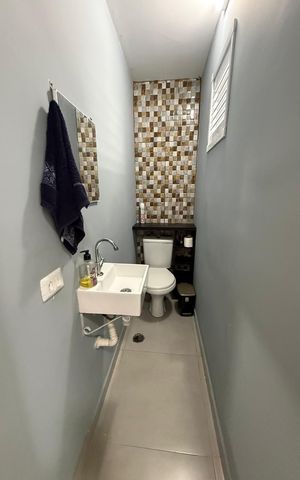 Apartamento à venda com 100m², 2 quartos e 1 vaga Apartamento à venda com 100m², 2 quartos e 1 vagaBanheiro