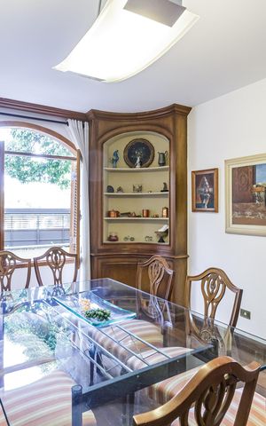 Casa para alugar com 500m², 4 quartos e 4 vagas Casa para alugar com 500m², 4 quartos e 4 vagasSala de Jantar