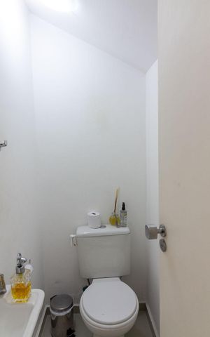 Casa à venda com 109m², 3 quartos e 2 vagas Casa à venda com 109m², 3 quartos e 2 vagasLavabo
