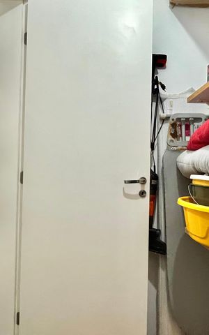 Apartamento à venda com 121m², 3 quartos e 2 vagas Apartamento à venda com 121m², 3 quartos e 2 vagasQuarto de Serviço