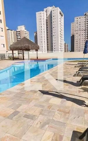 Apartamento à venda com 121m², 3 quartos e 2 vagas Apartamento à venda com 121m², 3 quartos e 2 vagasÁrea comum - Piscina