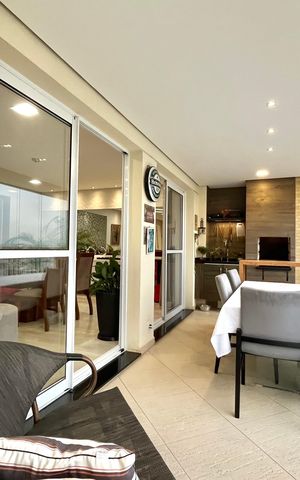 Apartamento à venda com 121m², 3 quartos e 2 vagas Apartamento à venda com 121m², 3 quartos e 2 vagasVaranda